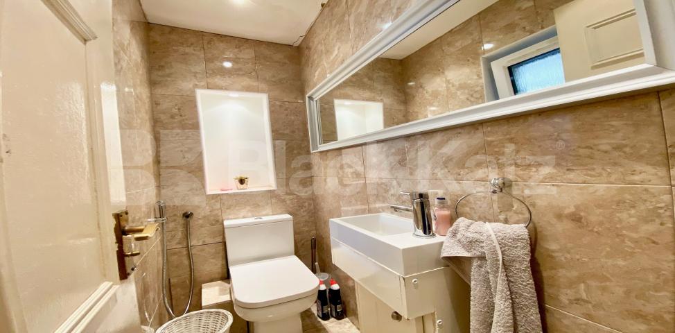 			4 Bedroom, 1 bath, 0 reception Apartment			 Potier Street, Borough / London Bridge